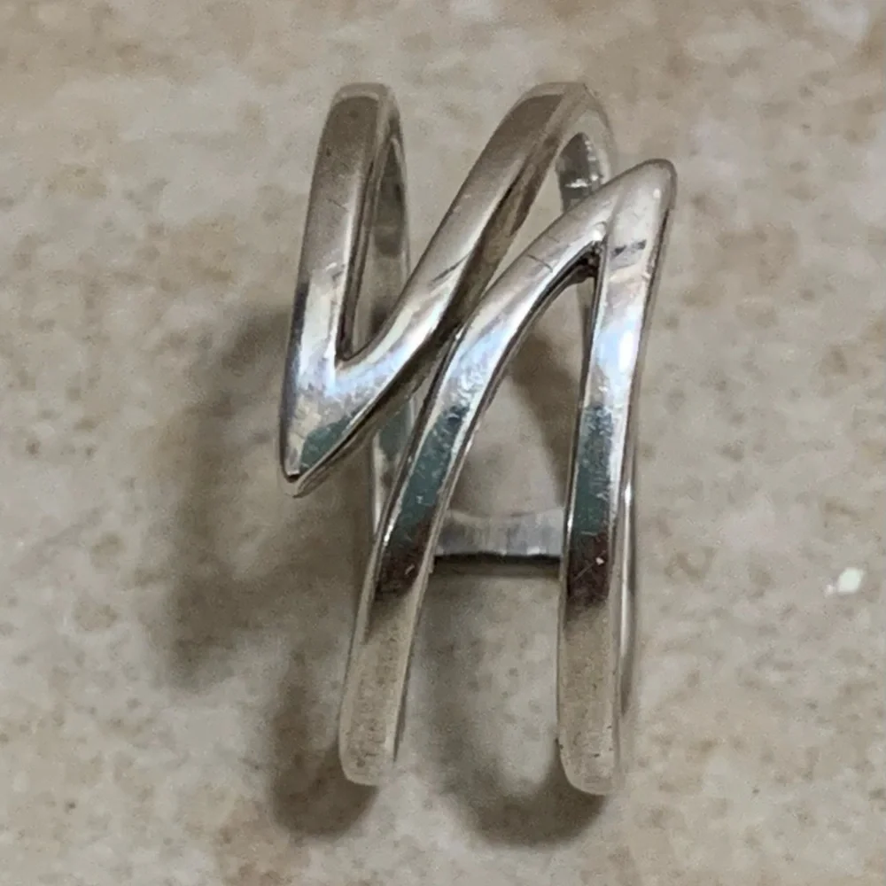Sterling Silver Ring - Picture 3 of 12